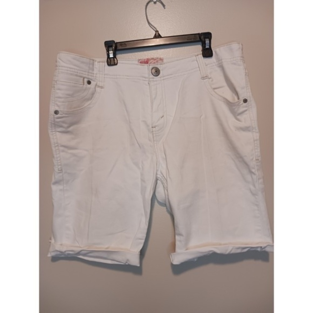 Levi Strauss‎ Signature Stretch Size 12 Womens Cream Colored Denim Shorts